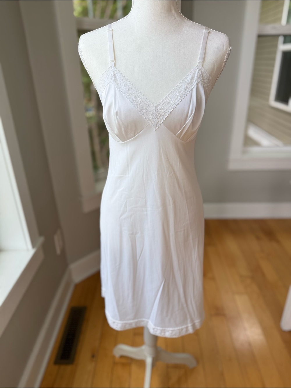 Vintage Vanity Fair White Lace Trim Chemise Slip Dress 32 Small